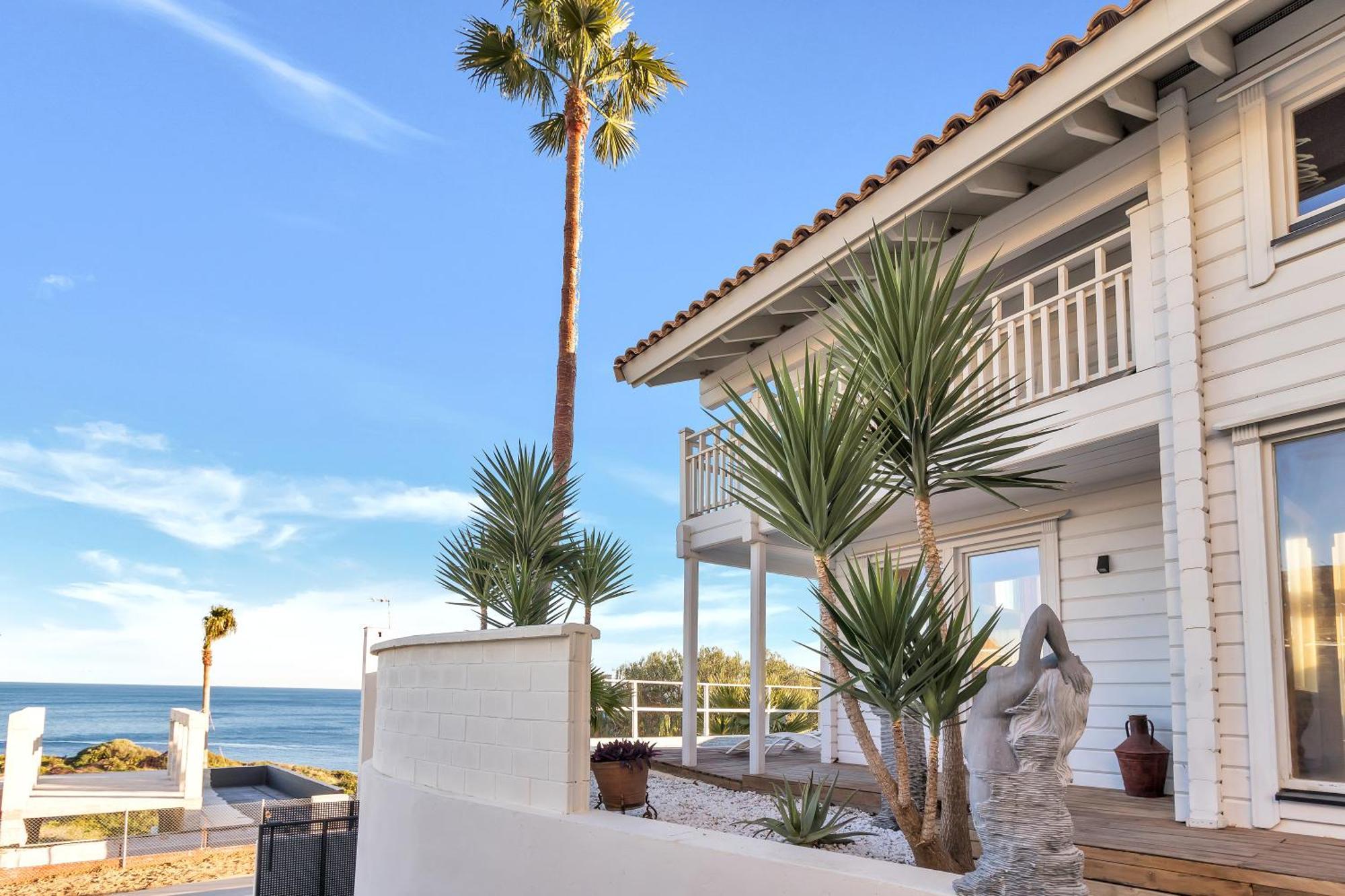 Increible Villa De Madera Con Vistas Al Mar 阿尔赫西拉斯 外观 照片