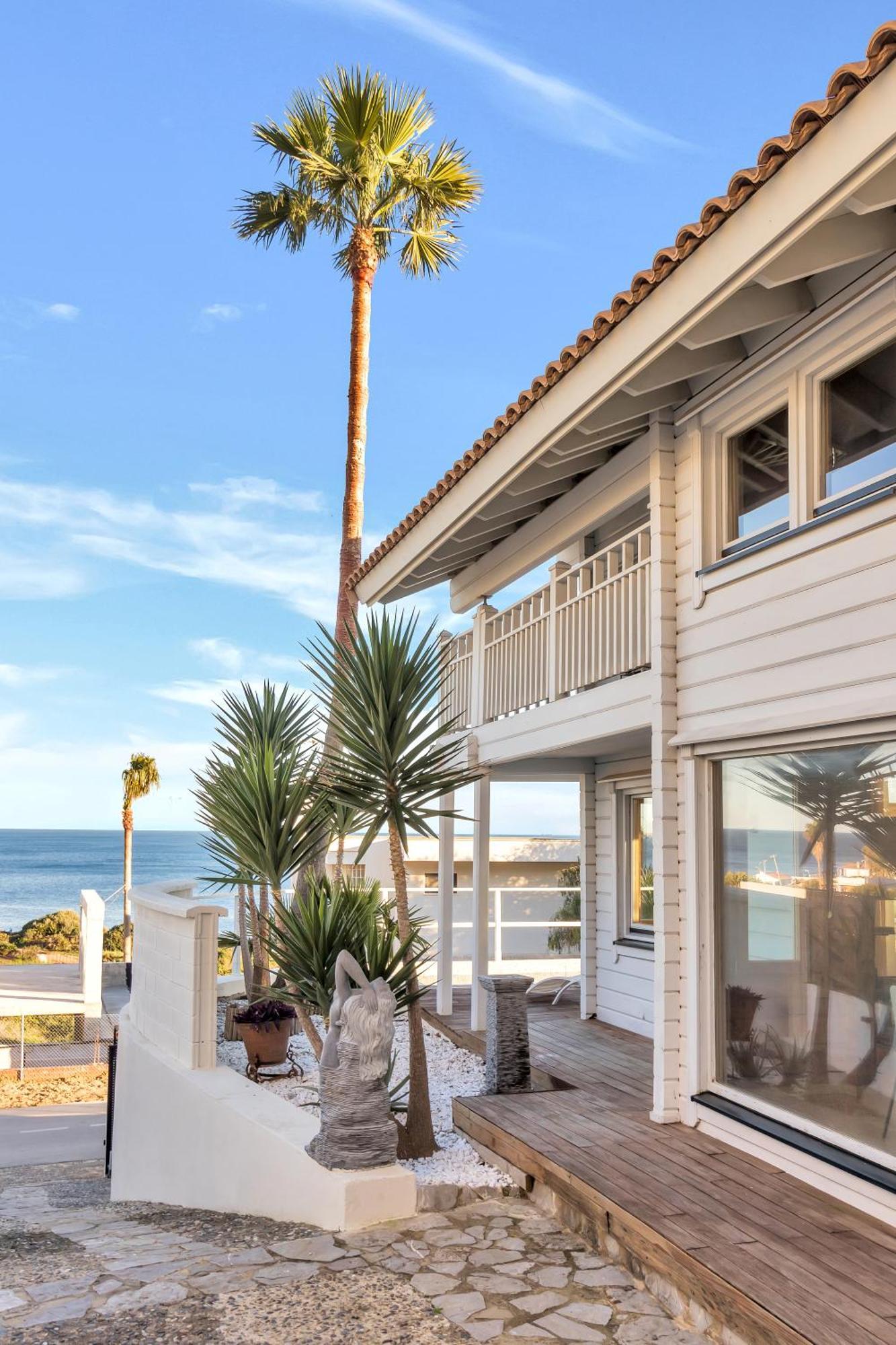 Increible Villa De Madera Con Vistas Al Mar 阿尔赫西拉斯 外观 照片