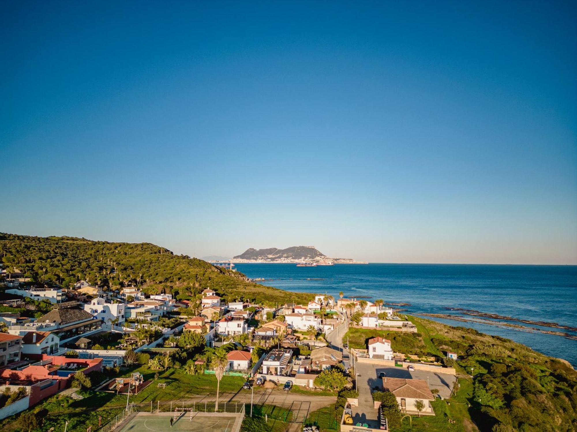 Increible Villa De Madera Con Vistas Al Mar 阿尔赫西拉斯 外观 照片